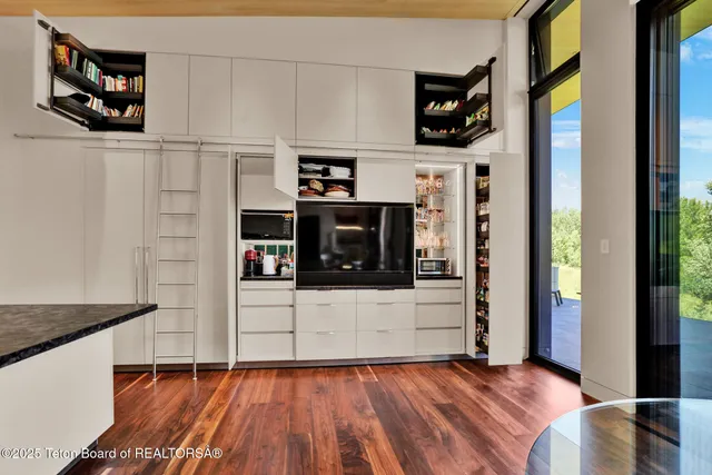 $25,495,000 | 200 North W Ridge Road, Jackson, WY 83001