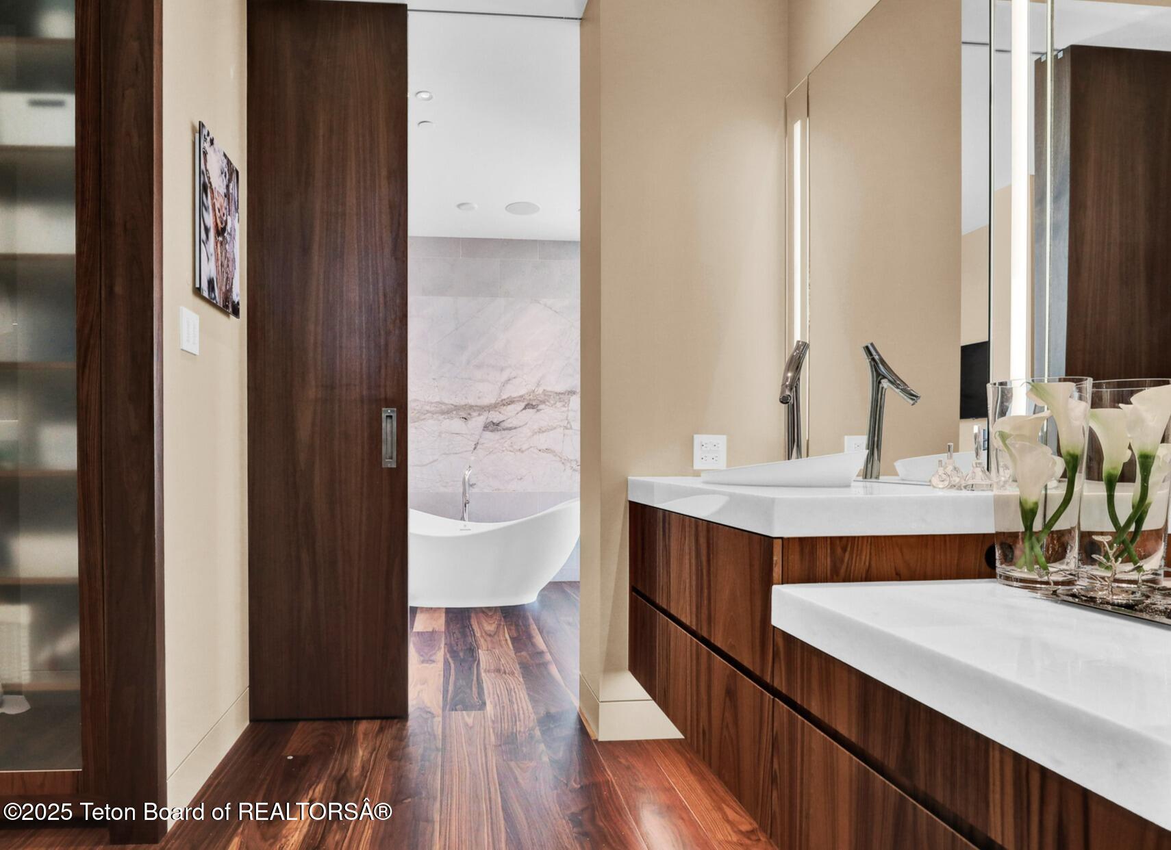 200 North W Ridge Road Jackson, WY 83001 - Photo 19 of 61 Primary suite bathroom