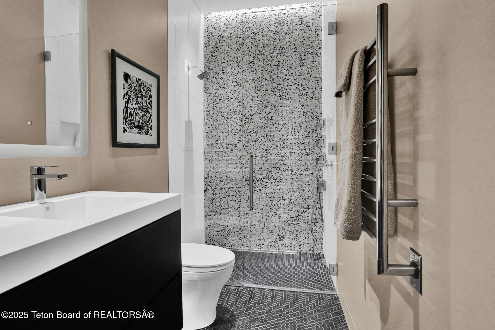 200 North W Ridge Road Jackson, WY 83001 - Photo 47 of 61 Lower level guest suite 2 bathroom