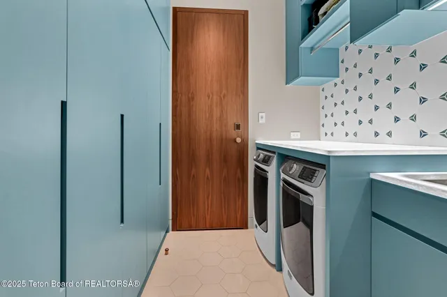 $25,495,000 | 200 North W Ridge Road, Jackson, WY 83001