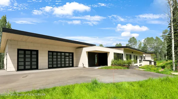 $25,495,000 | 200 North W Ridge Road, Jackson, WY 83001