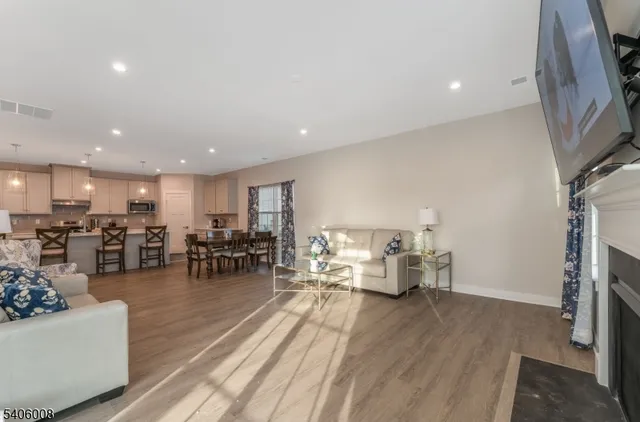 $639,000 | 58 Redwood Run, Port Murray, NJ 07865