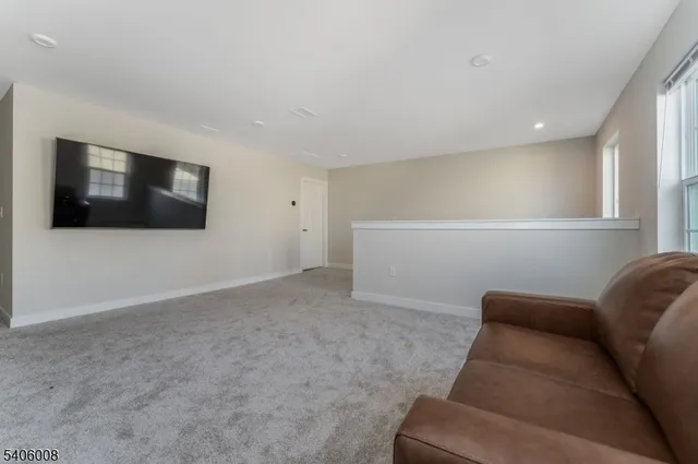 $639,000 | 58 Redwood Run, Port Murray, NJ 07865