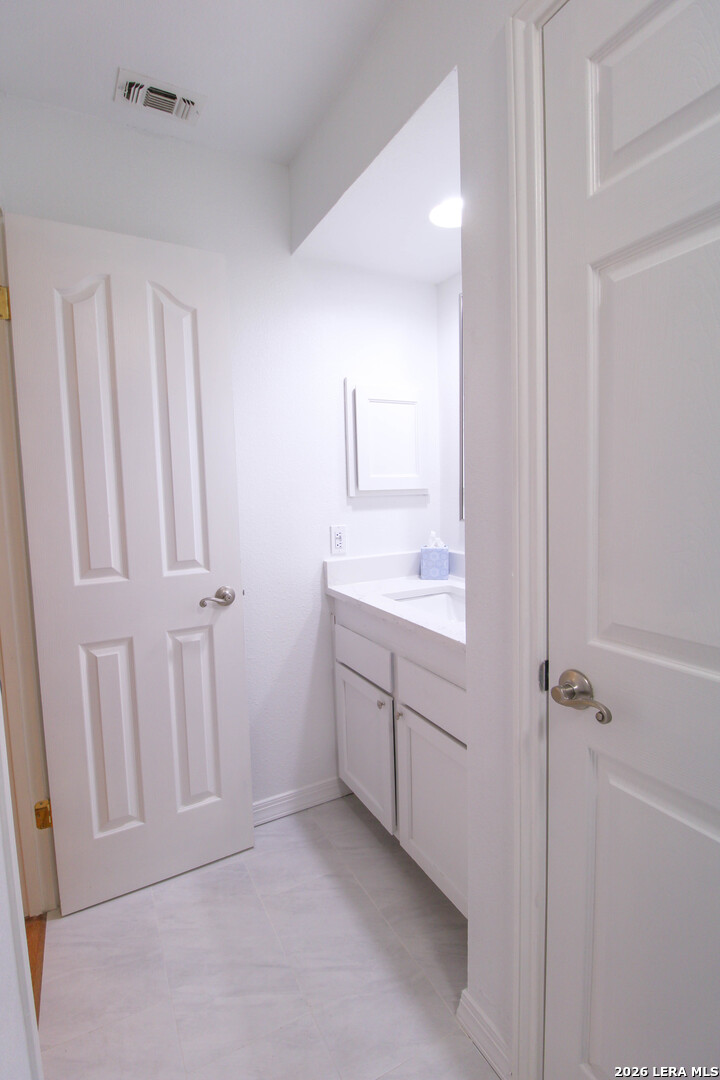 13018 Heimer Road, Unit 210 San Antonio, TX 78232 - Photo 9 of 33