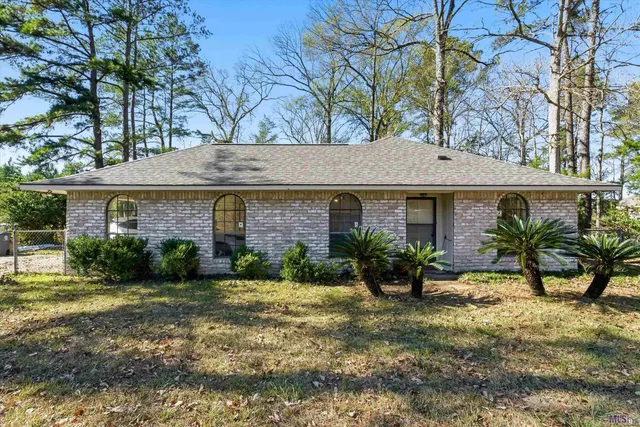 $230,000 | 16911 Whispering Pines Drive, Greenwell Springs, LA 70739