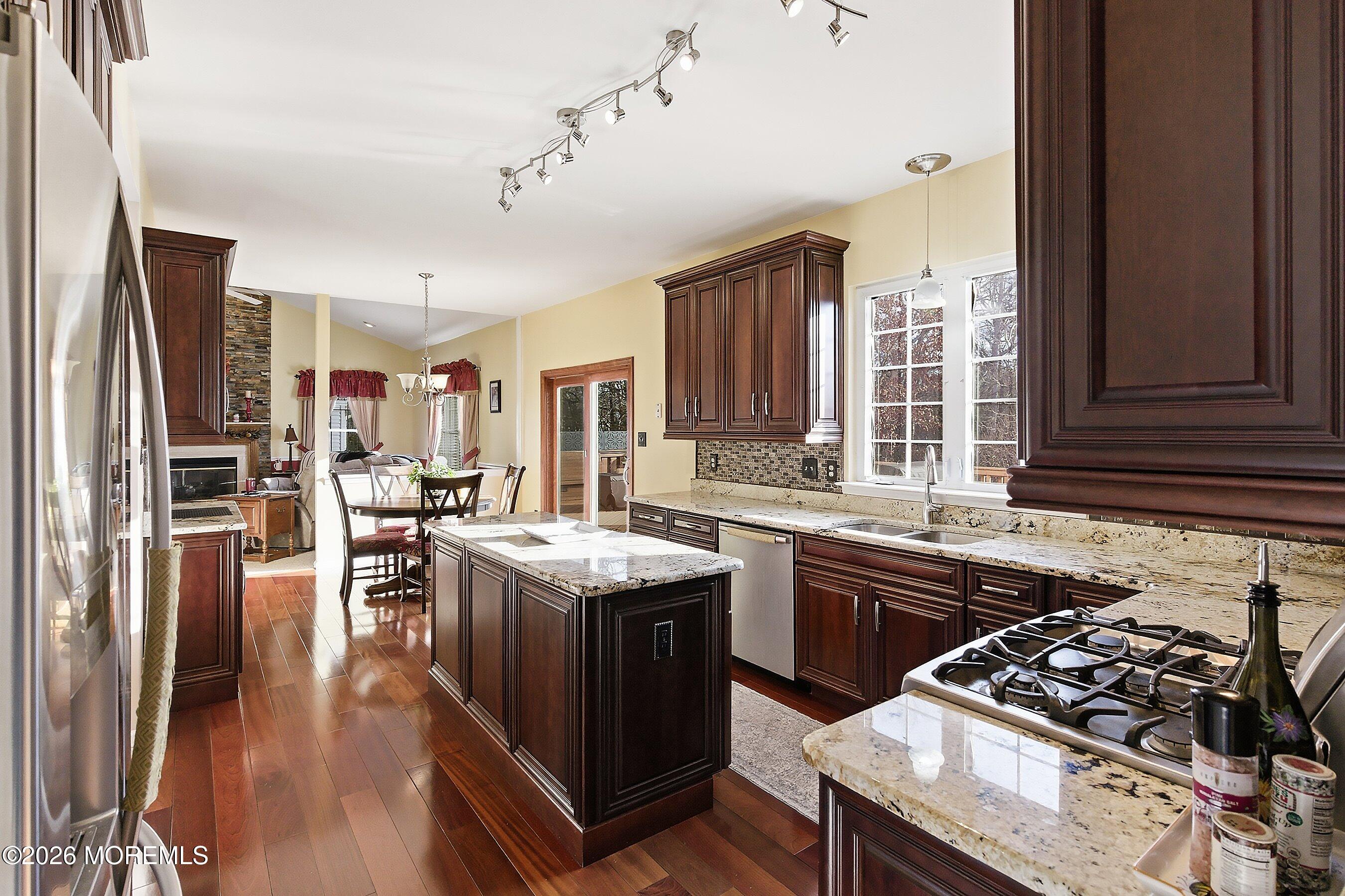24 Gristmill Road Howell, NJ 07731 - Photo 16 of 46 17-Kitchen 1E