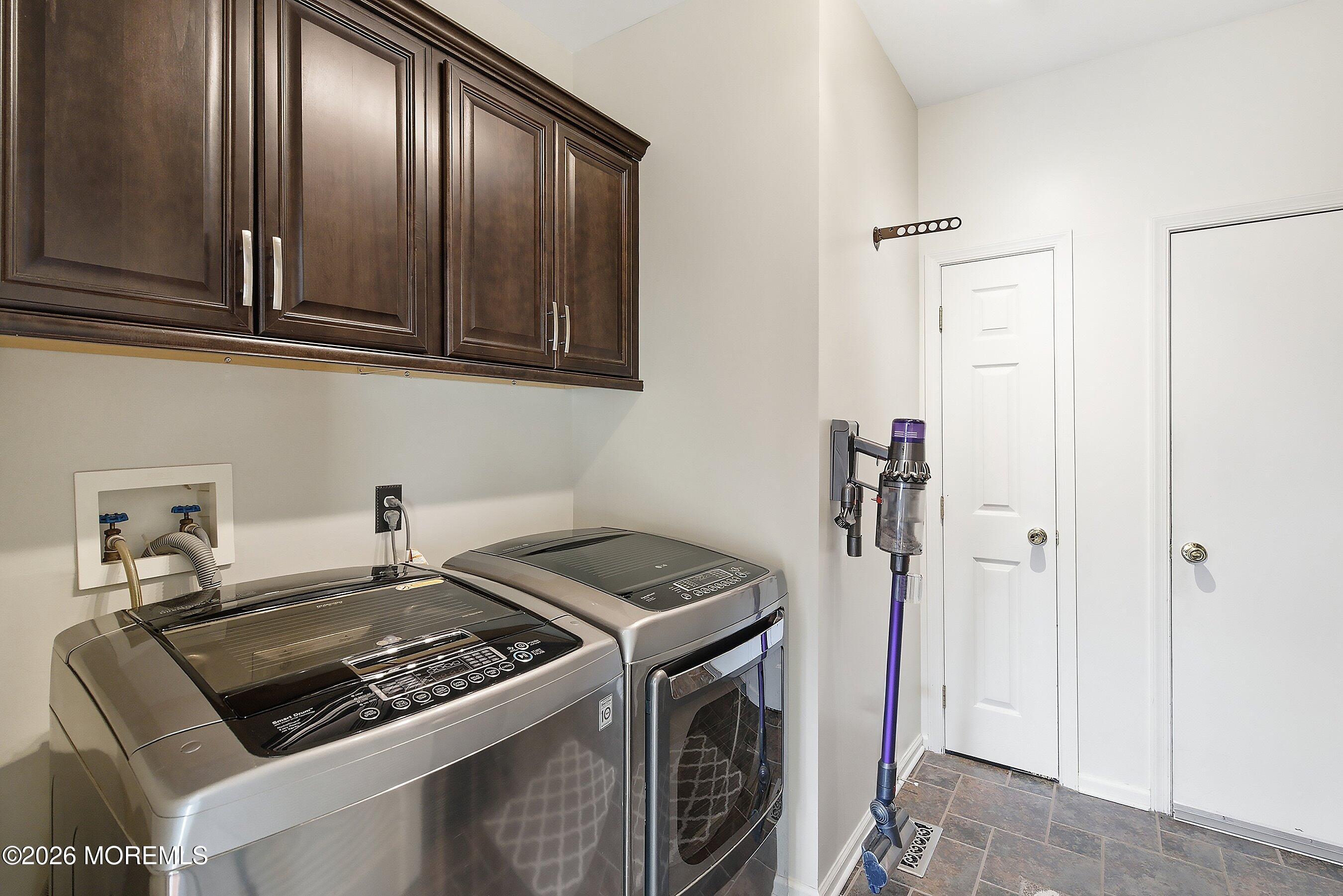 24 Gristmill Road Howell, NJ 07731 - Photo 21 of 46 23-Laundry