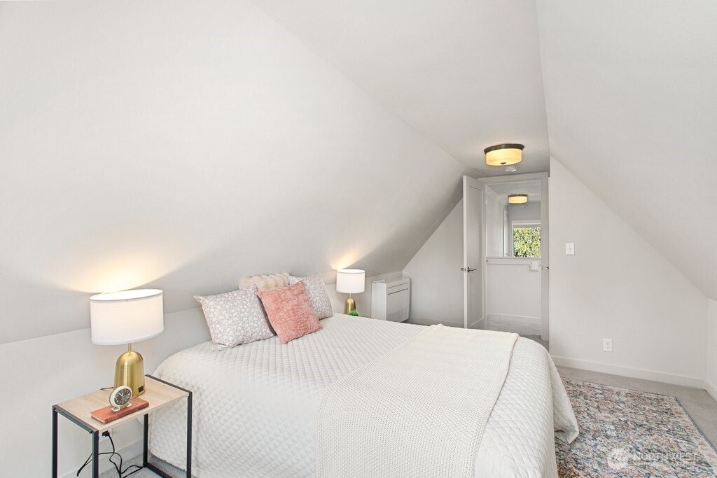 3710 Southwest 106th Street Seattle, WA 98146 - Photo 18 of 21