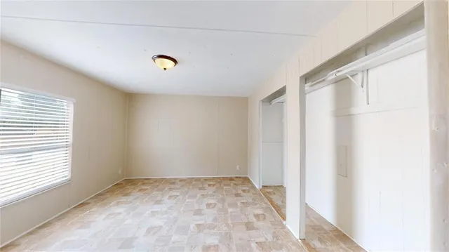 a view of empty room with window