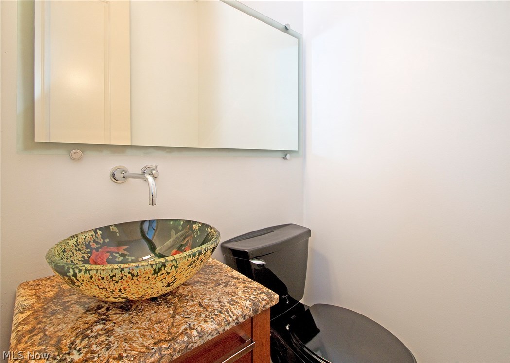 12482 Cedar Road, Unit 13 Cleveland, OH 44106 - Photo 9 of 24 Gallery Image 9