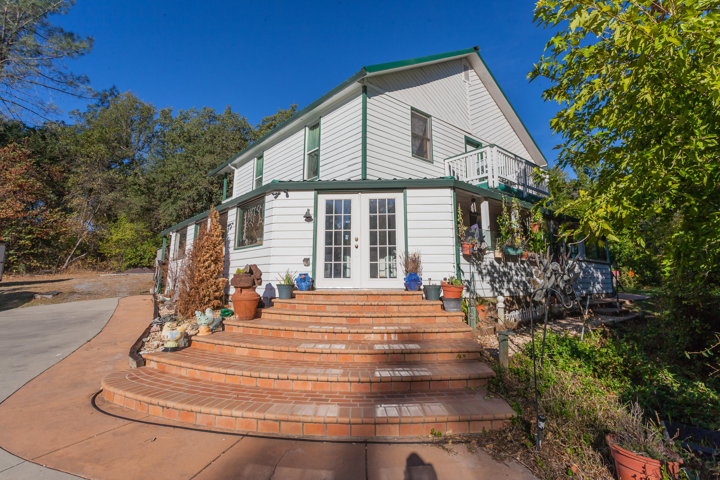 12383 Quartz Hill Road Redding, CA 96003 - Photo 1 of 36 Front of House