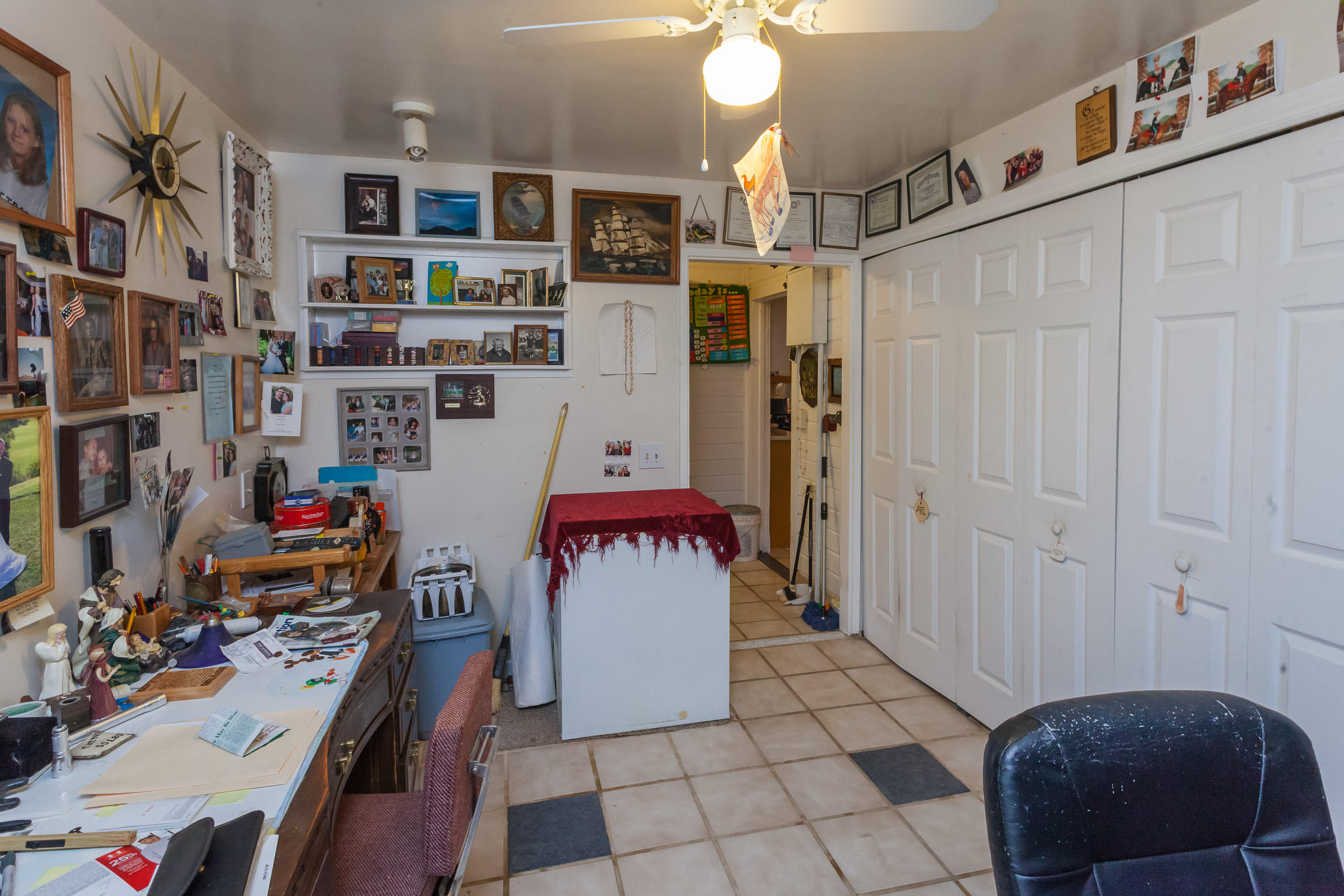 12383 Quartz Hill Road Redding, CA 96003 - Photo 13 of 36 Office / Pantry