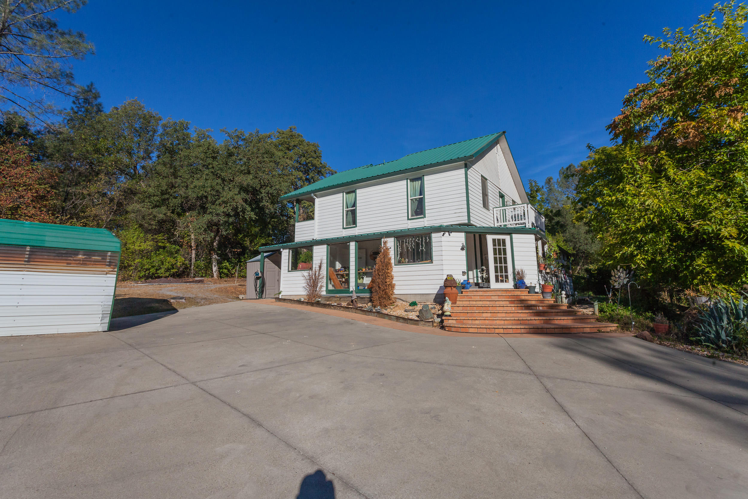 12383 Quartz Hill Road Redding, CA 96003 - Photo 2 of 36 Front of House