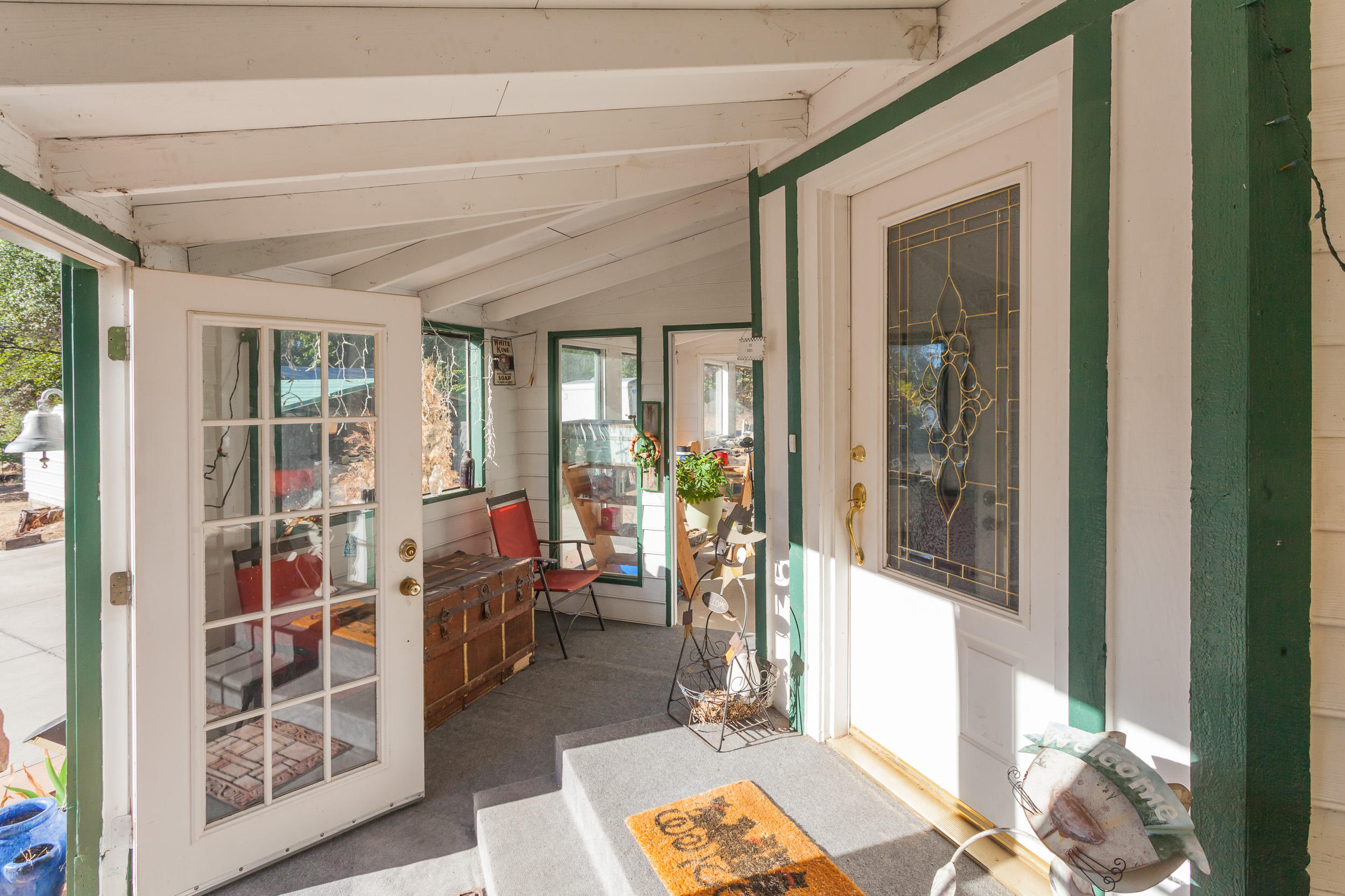 12383 Quartz Hill Road Redding, CA 96003 - Photo 28 of 36 Screened in Porch