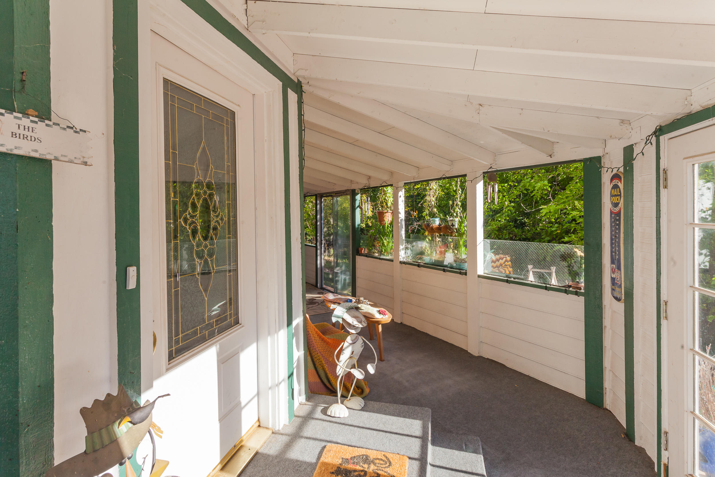 12383 Quartz Hill Road Redding, CA 96003 - Photo 29 of 36 Screened in Porch