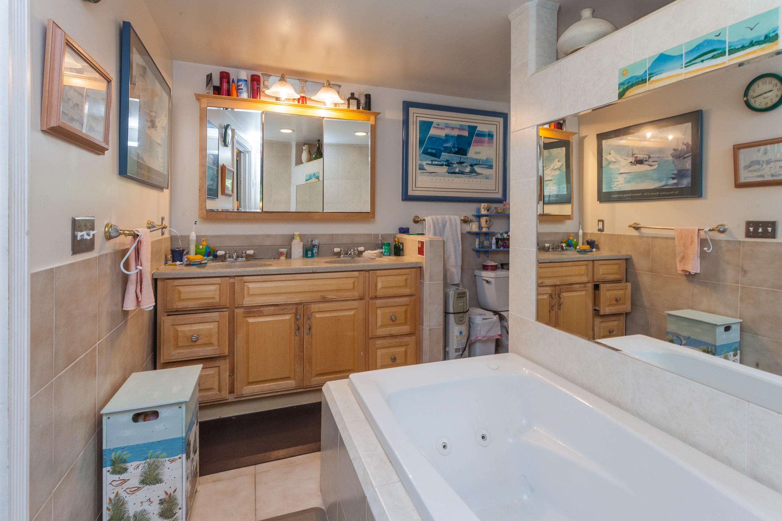 12383 Quartz Hill Road Redding, CA 96003 - Photo 10 of 36 Mst Bathroom
