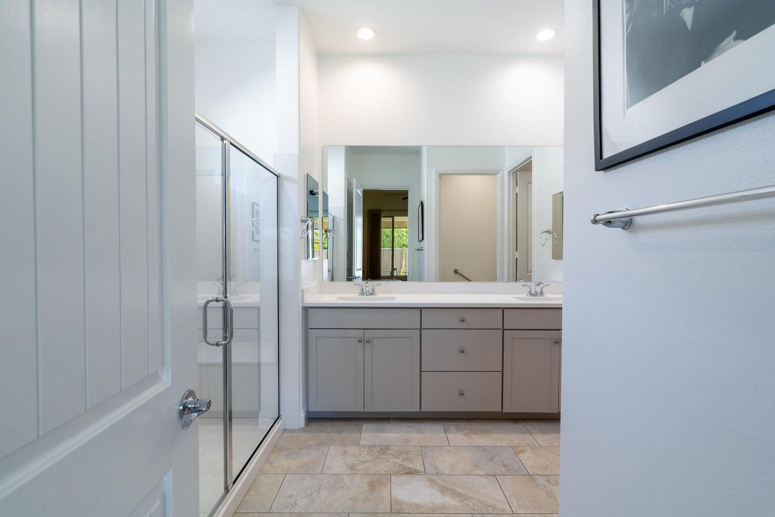62 Syrah Rancho Mirage, CA 92270 - Photo 17 of 51 Primary bath