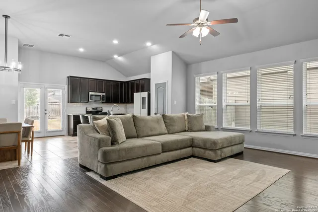 $335,000 | 8232 Breezy Cove, Selma, TX 78154