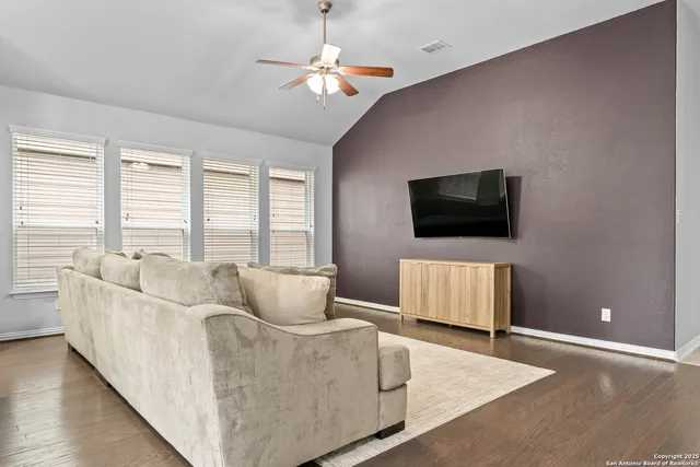 $335,000 | 8232 Breezy Cove, Selma, TX 78154