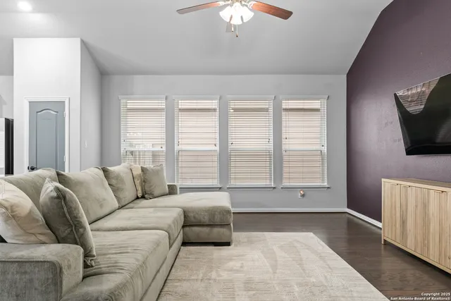 $335,000 | 8232 Breezy Cove, Selma, TX 78154