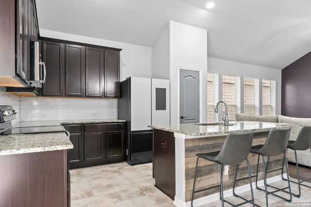 $335,000 | 8232 Breezy Cove, Selma, TX 78154