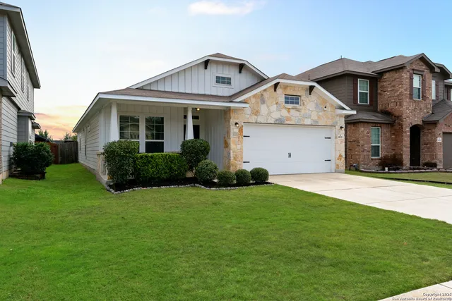 $335,000 | 8232 Breezy Cove, Selma, TX 78154