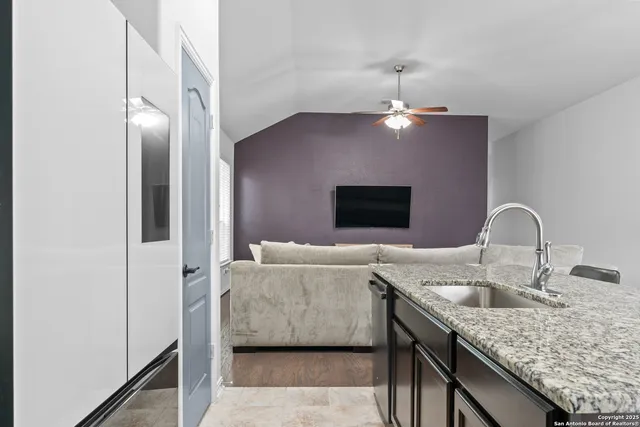 $335,000 | 8232 Breezy Cove, Selma, TX 78154