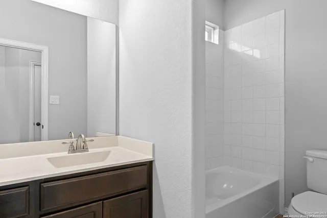 $335,000 | 8232 Breezy Cove, Selma, TX 78154