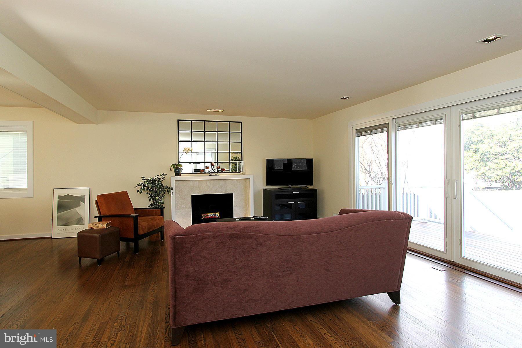 4531 Rosedale Avenue Bethesda, MD 20814 - Photo 10 of 30 Living Room