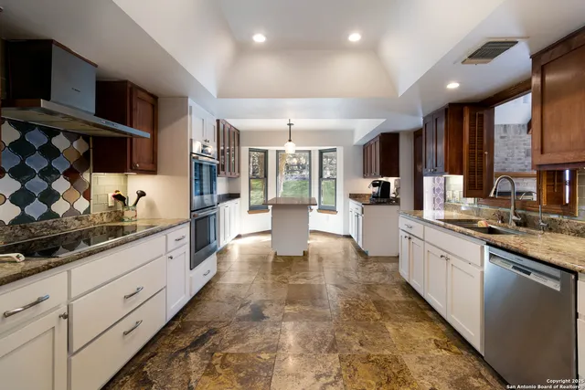 $835,000 | 29342 Seabiscuit Drive, Fair Oaks Ranch, TX 78015