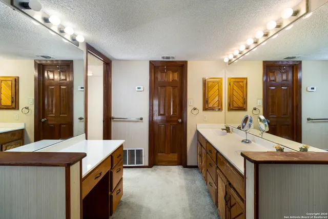 $835,000 | 29342 Seabiscuit Drive, Fair Oaks Ranch, TX 78015