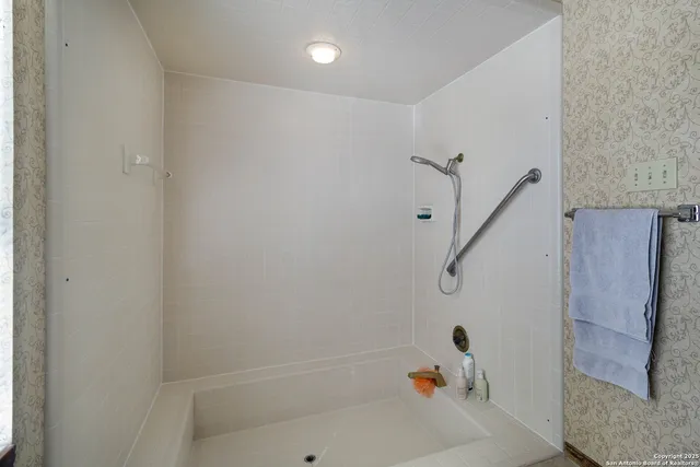 $835,000 | 29342 Seabiscuit Drive, Fair Oaks Ranch, TX 78015