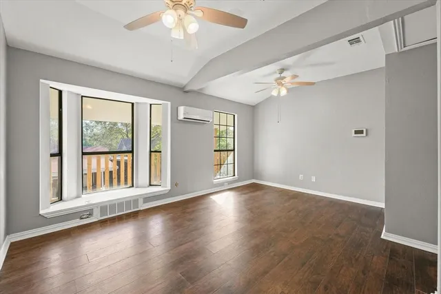 $3,200 | 929 South Rosemont Avenue, Unit 929, Dallas, TX 75208