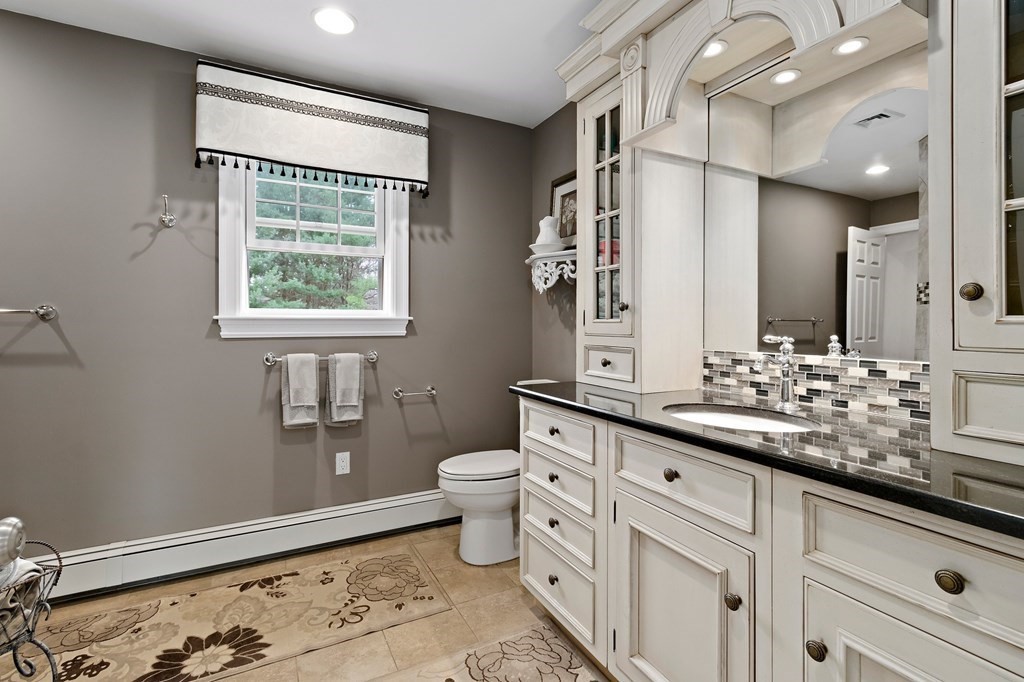 22 Blacksmith Drive Medfield, MA 02052 - Photo 11 of 42