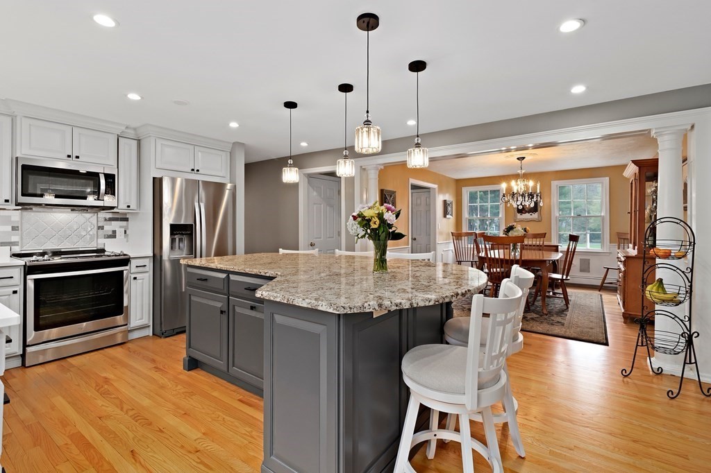 22 Blacksmith Drive Medfield, MA 02052 - Photo 5 of 42