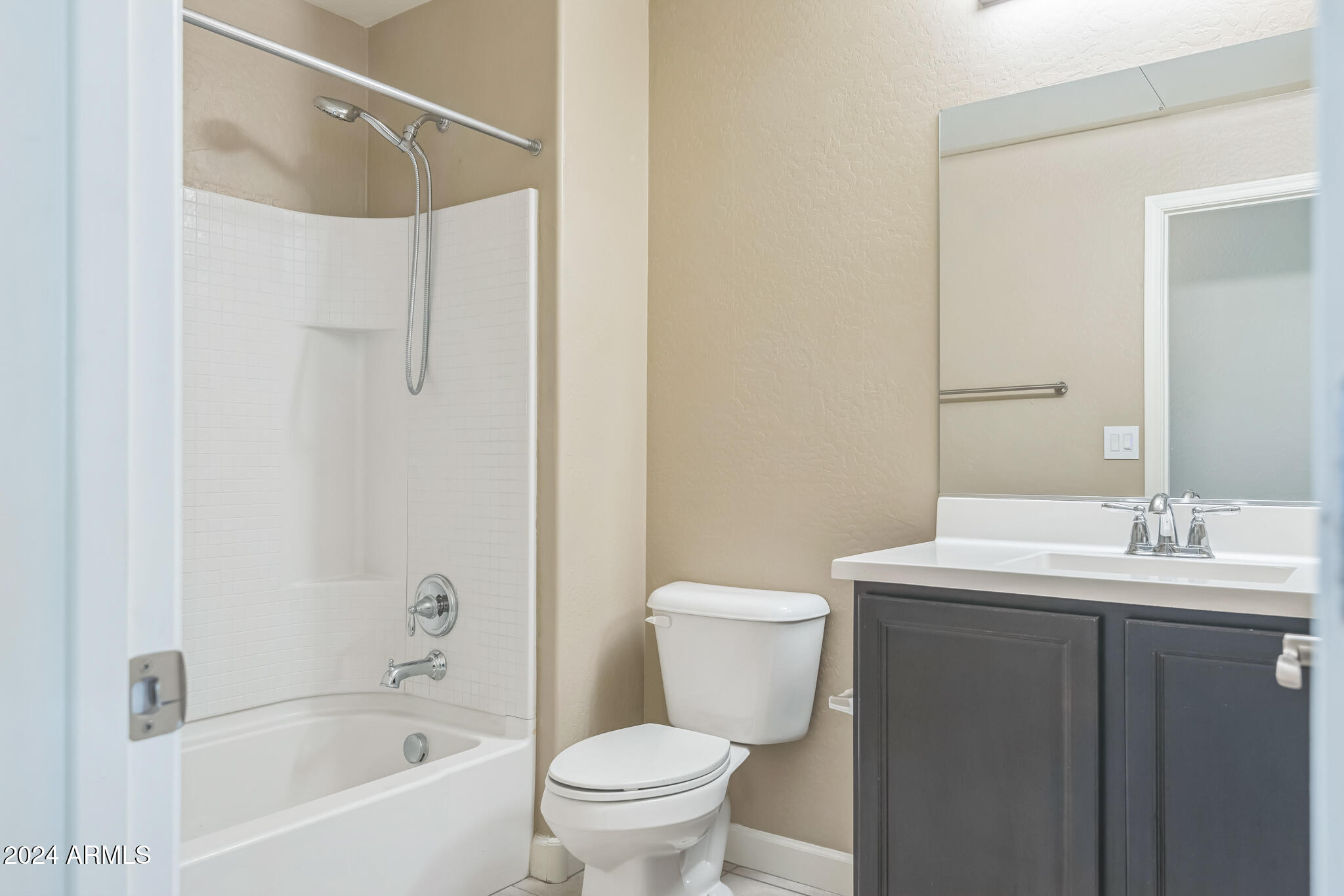 2150 West Alameda Road, Unit 1165 Phoenix, AZ 85085 - Photo 22 of 28 Full Bath - Top Floor