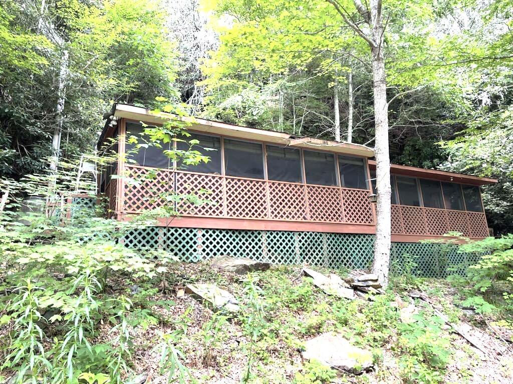 2359 Spivey Mountain Road Erwin, TN 37650 - Photo 2 of 33 E8996A9F-9E71-466F-BA8B-9CF387B9ED8E
