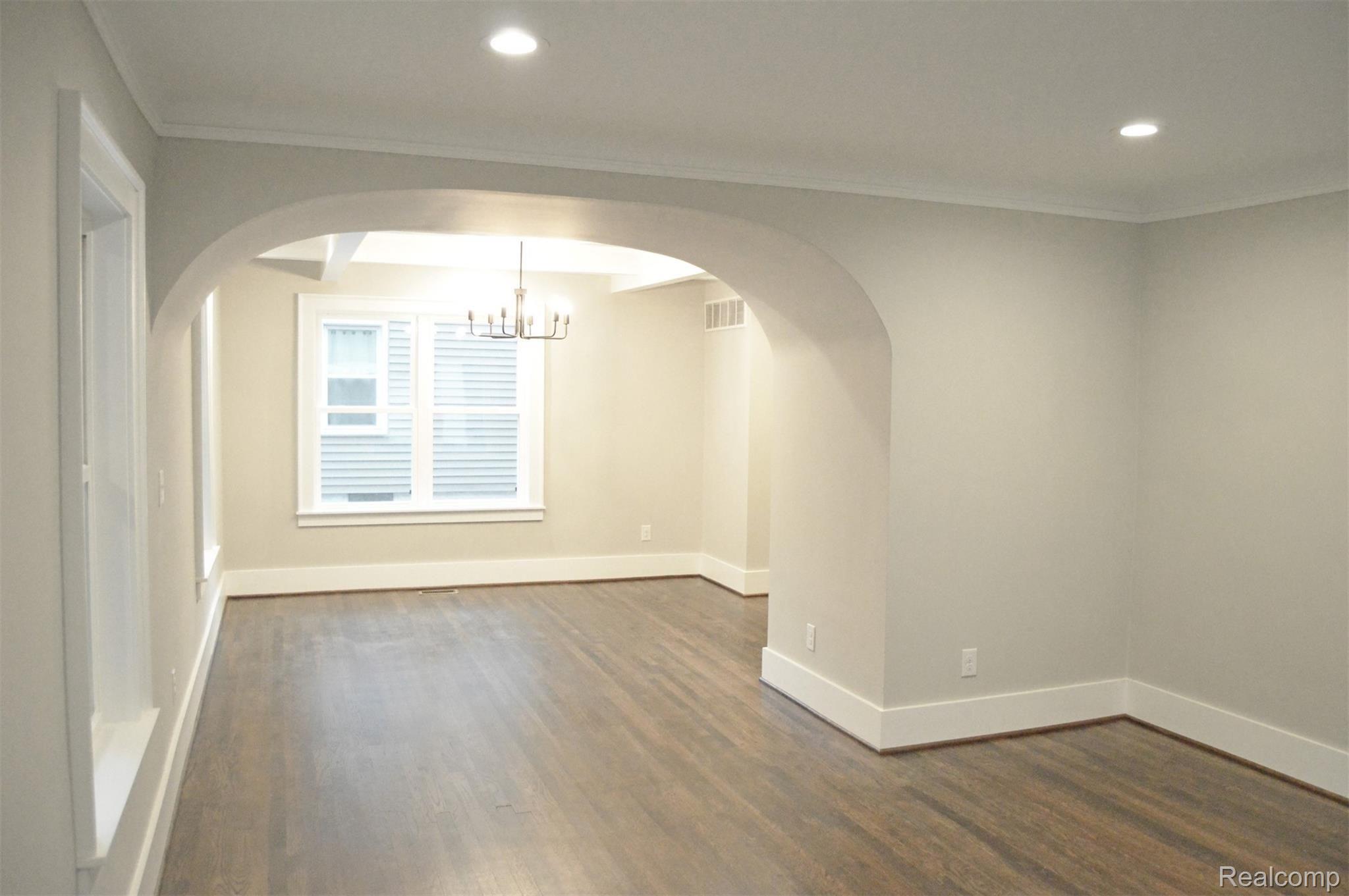 41 Maywood Avenue Pleasant Ridge, MI 48069 - Photo 6 of 25 6.jpg