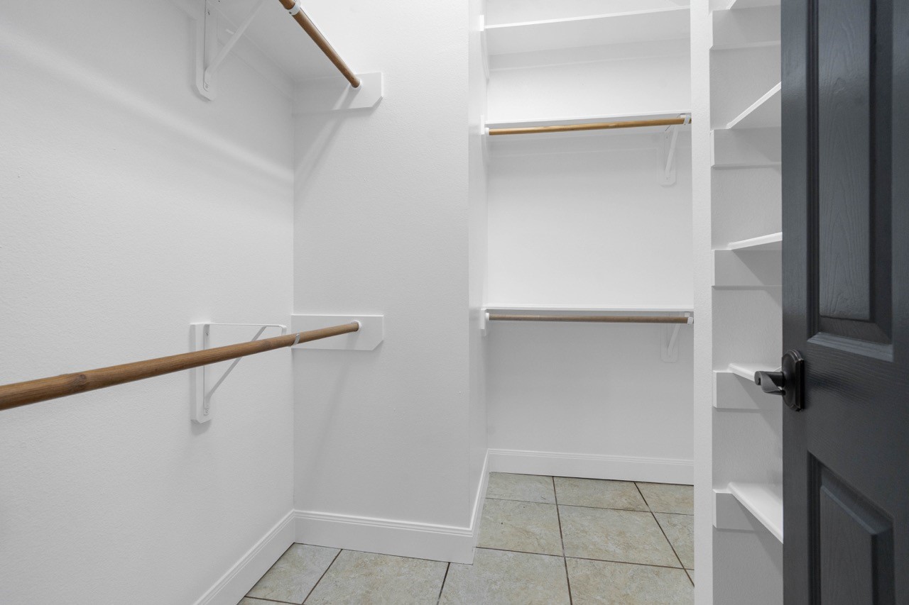 20406 Ranger Point Court Katy, TX 77450 - Photo 32 of 50 Primary Closet