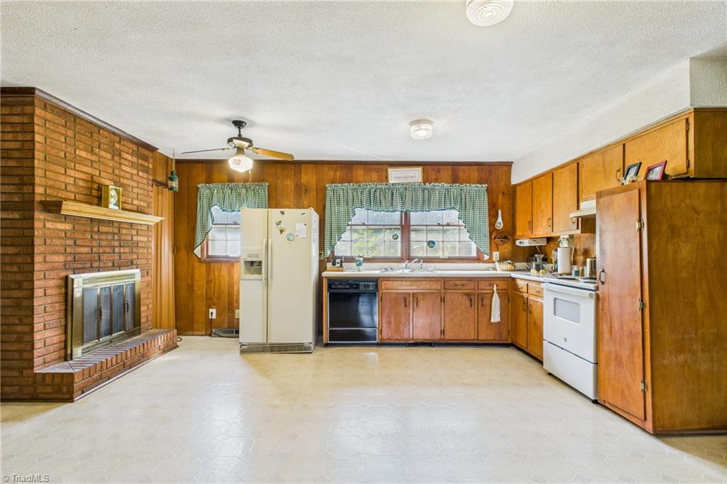 3001 Oak Ridge Road Oak Ridge, NC 27310 - Photo 10 of 27