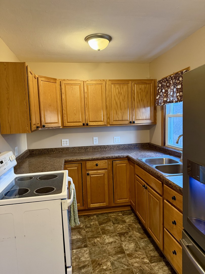 819 Madison Avenue Dixon, IL 61021 - Photo 5 of 10