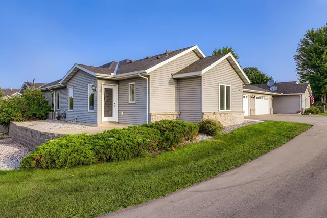 $214,900 | 342 Sunfish Lane, Winsted, MN 55395