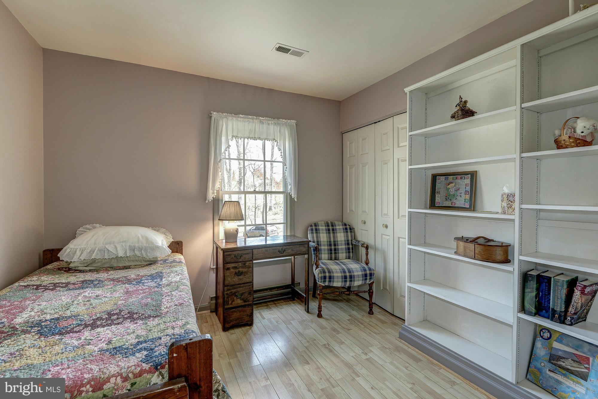 35084 Sunny Ridge Road Round Hill, VA 20141 - Photo 23 of 30 One of 4/5 bedrooms