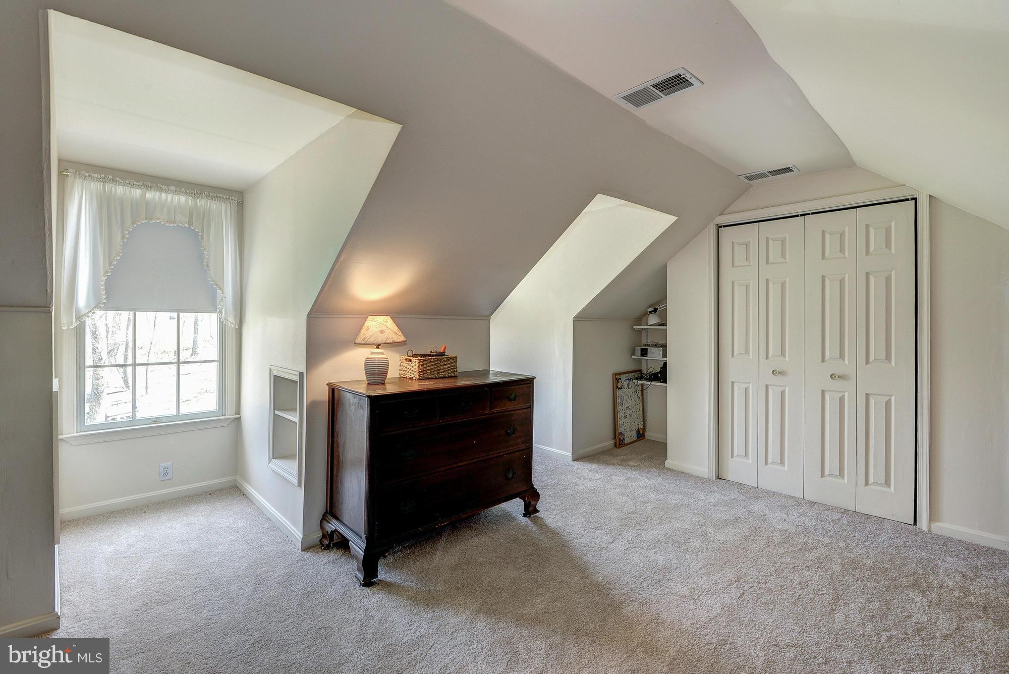 35084 Sunny Ridge Road Round Hill, VA 20141 - Photo 26 of 30 Another bedroom