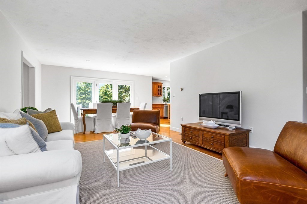 4 Lamb Lane Canton, MA 02021 - Photo 6 of 27 Gallery Image 6