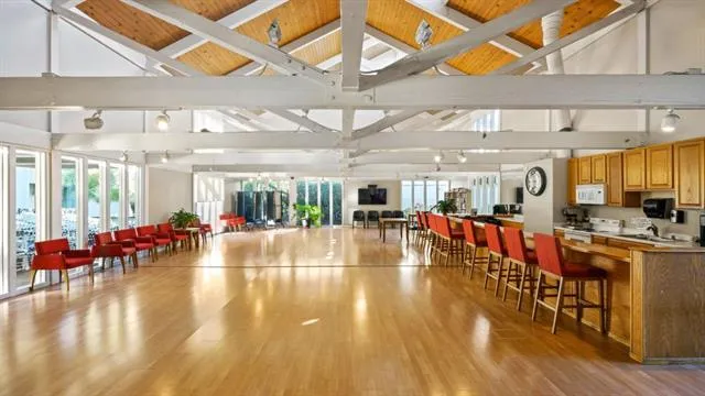 $1,950 | 129 Piccadilly Place, Unit F, San Bruno, CA 94066