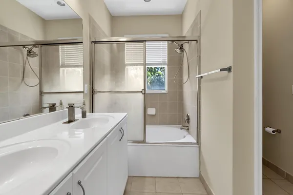 $2,500 | 228 Lake Monterey Circle, Boynton Beach, FL 33426