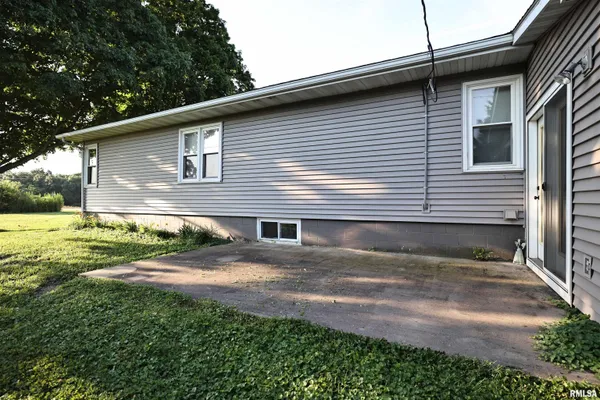 $192,000 | 42060 Co Highway 10, Nebo, IL 62355
