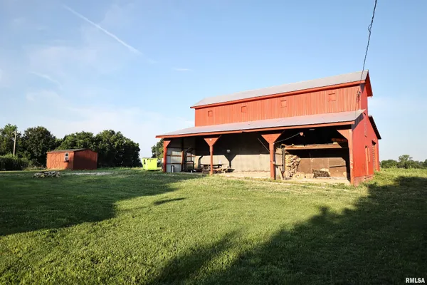 $189,000 | 42060 Co Highway 10, Nebo, IL 62355