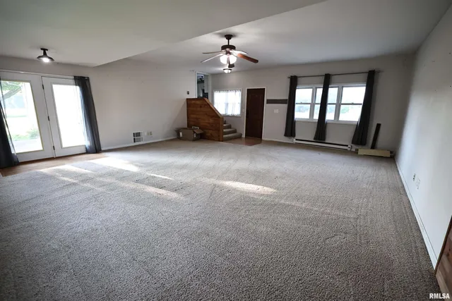 $192,000 | 42060 Co Highway 10, Nebo, IL 62355